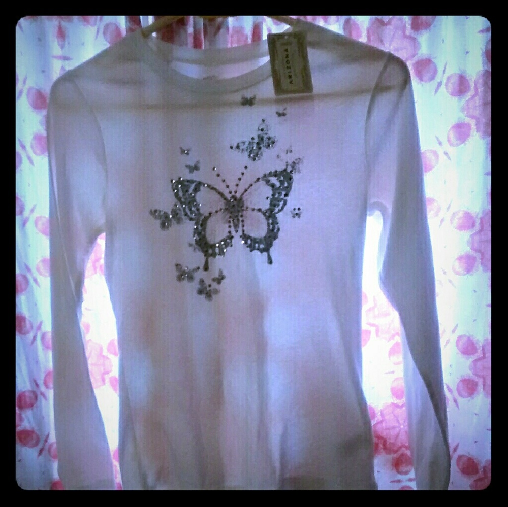NWT Arizona jean graphic long sleeved tee